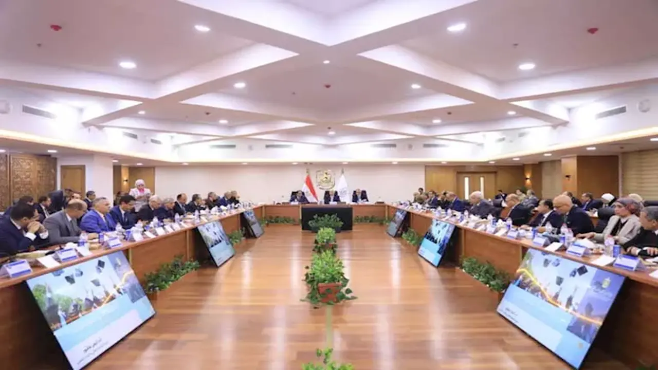 ضوابط جديدة لقبول المصريين بالجامعات الأجنبية